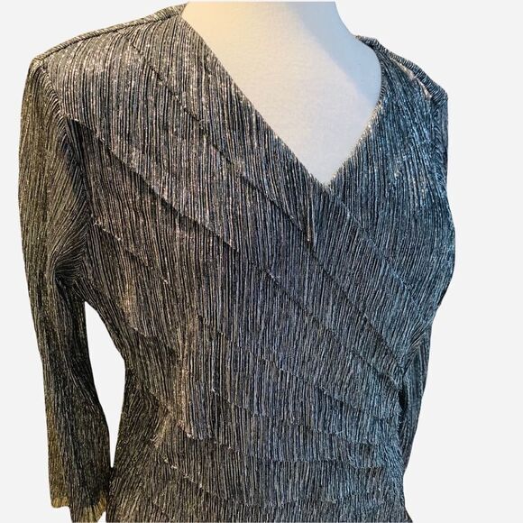 Christopher & Banks Silver Metallic Layers Long Sleeve V-Neck Top Size Large - Picture 3 of 9